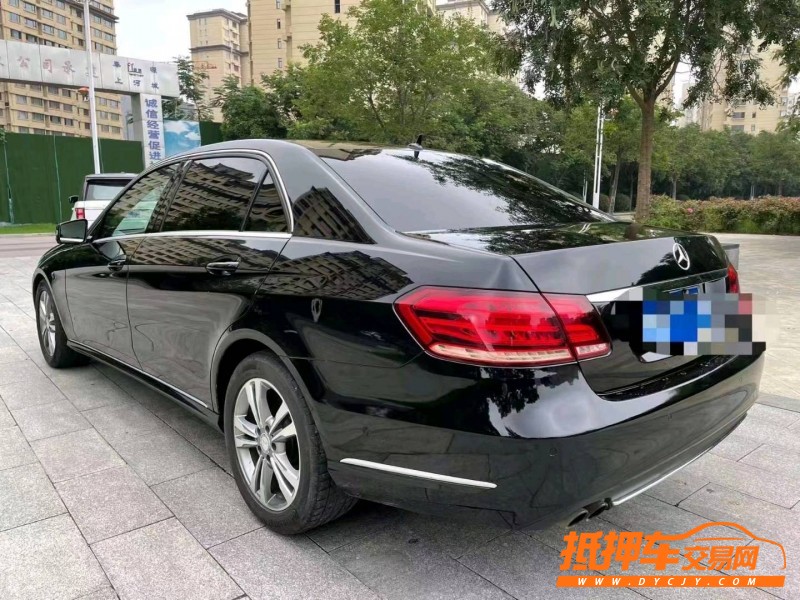 济宁13年奔驰E8