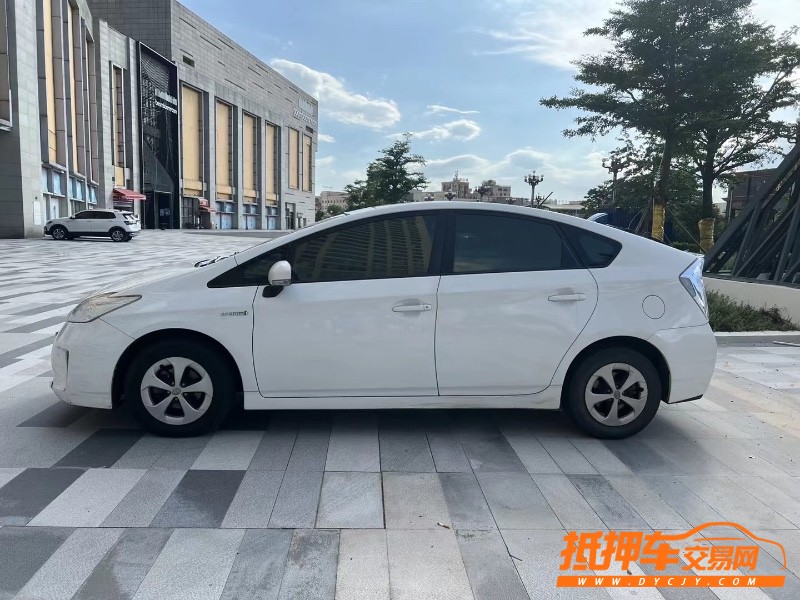 东莞13年丰田普锐斯4