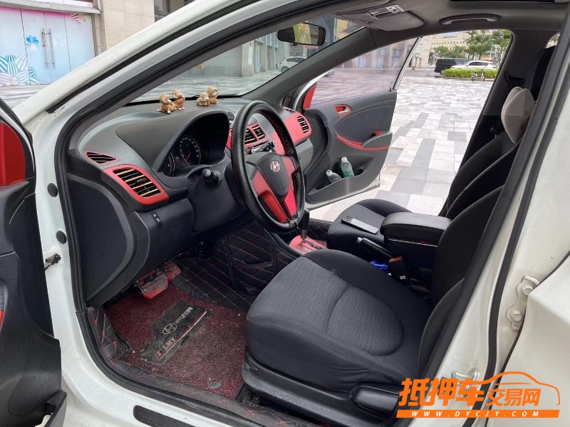 东莞14年现代瑞奕8