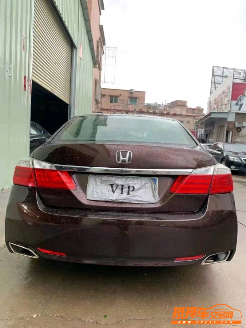 佛山16年本田雅阁2