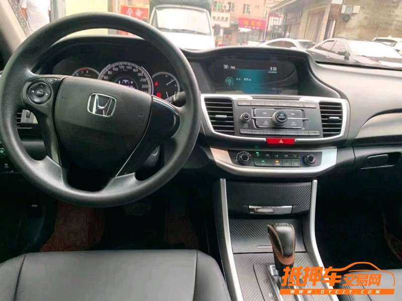 佛山16年本田雅阁8