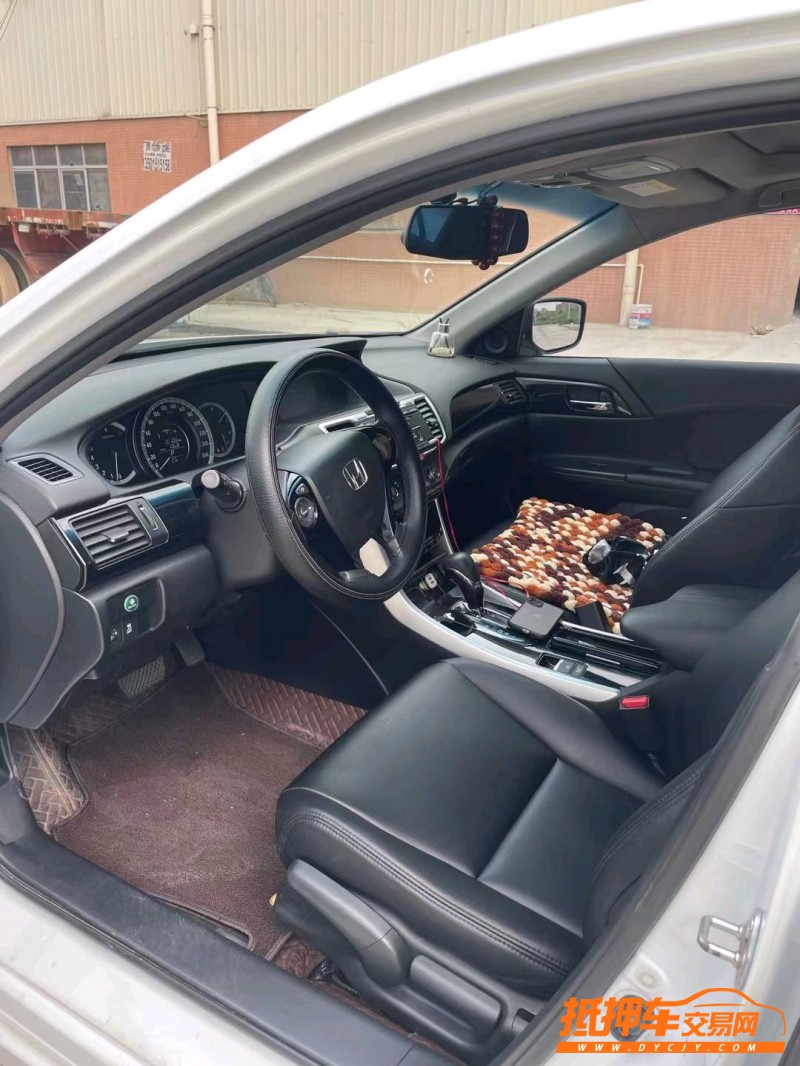 东莞17年本田雅阁4