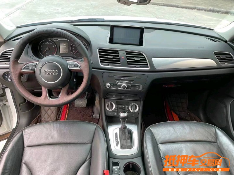 武漢14年奧迪Q38