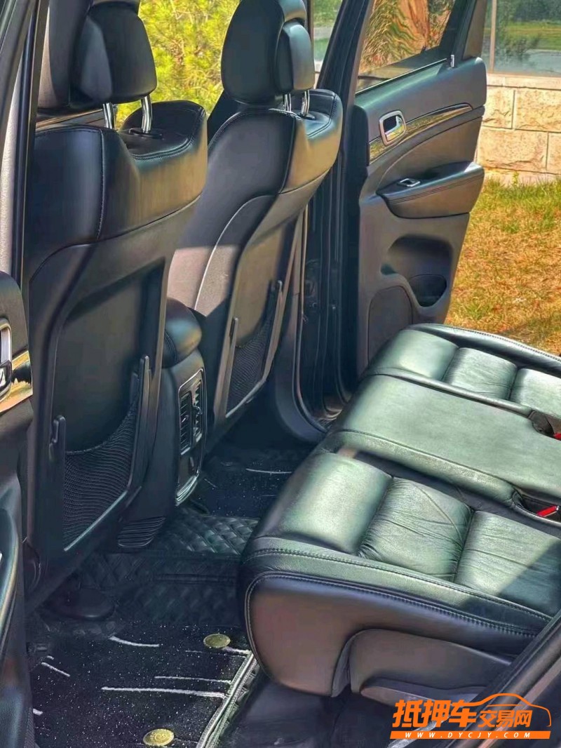 潍坊11年Jeep大切诺基7