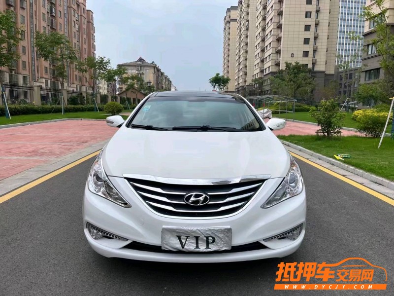 徐州13年现代索纳塔八1