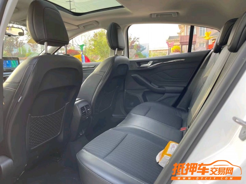 青岛21年福特福克斯5