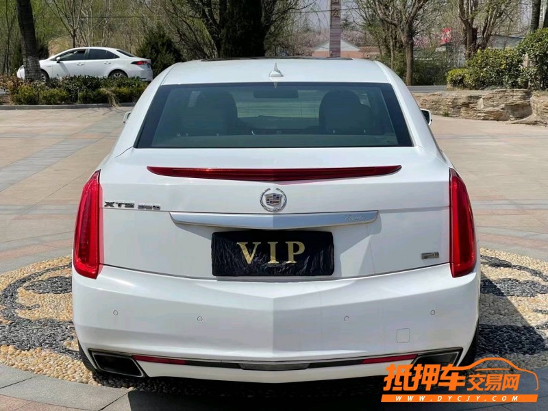 青岛13年凯迪拉克XTS1