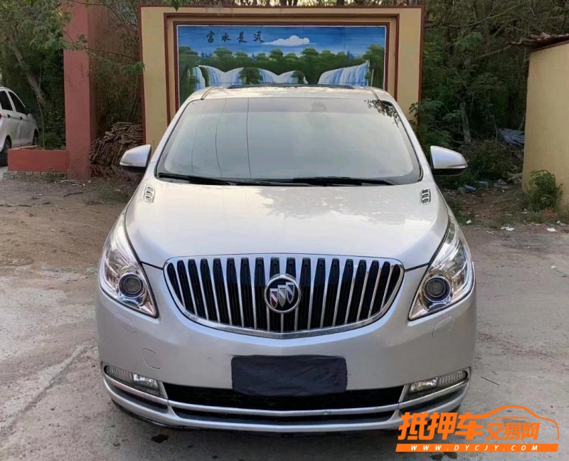 青岛12年别克GL81