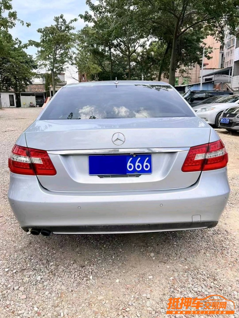 广州13年奔驰E9
