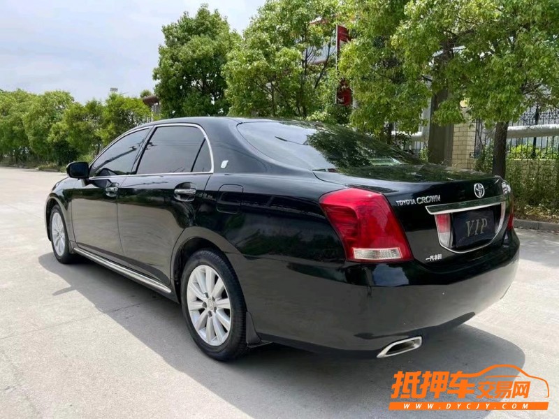盐城11年丰田皇冠9