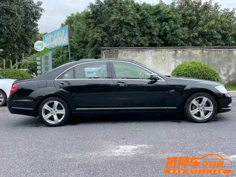 广州11年奔驰S6