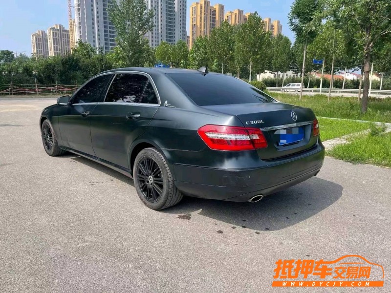济宁12年奔驰E4