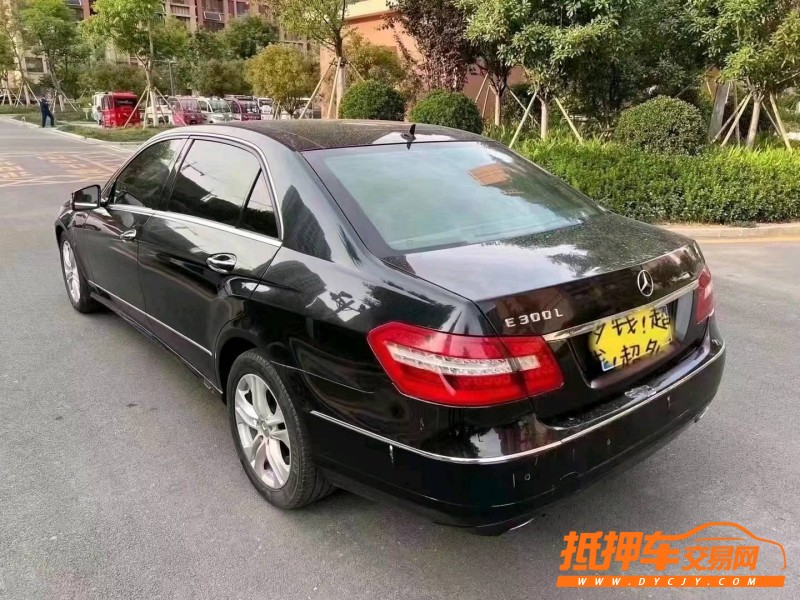 烟台11年奔驰E8