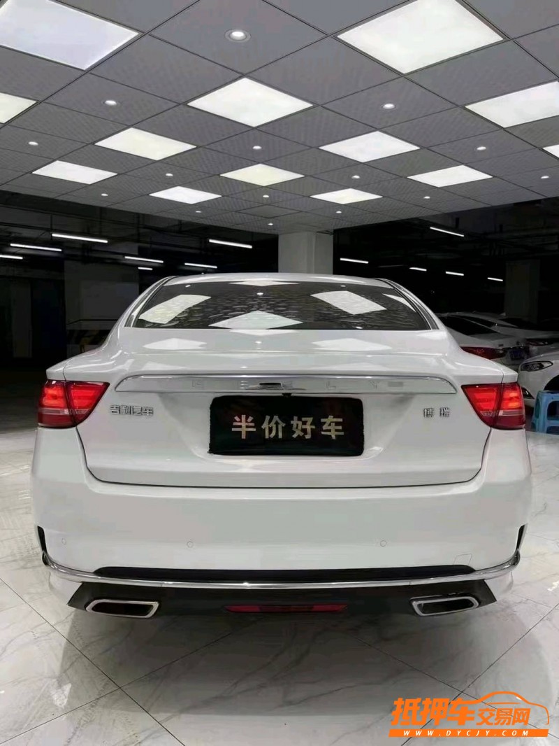 成都18年吉利博瑞5