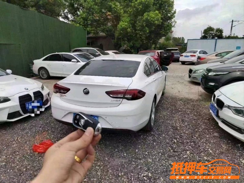 武汉20年别克君威4