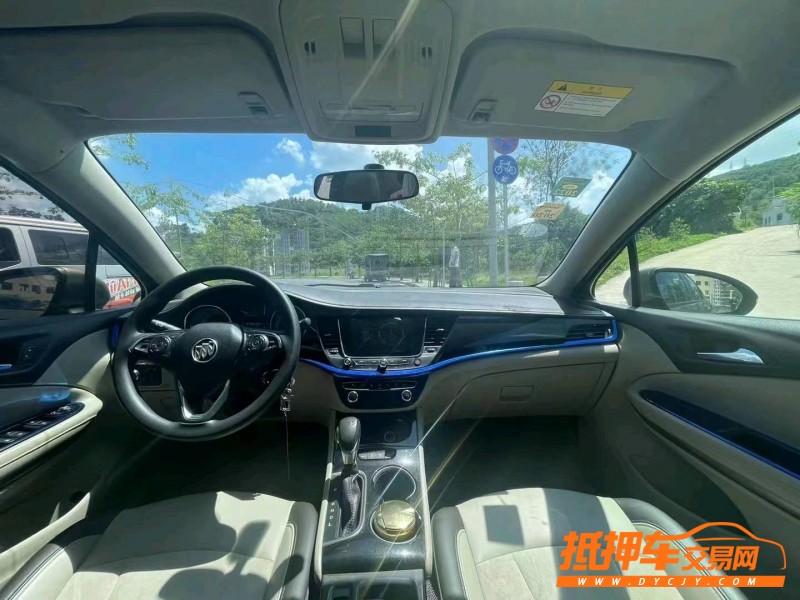 广州16年别克威朗9