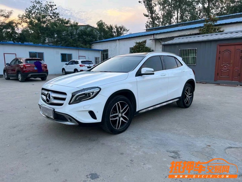 徐州16年奔驰GLA3