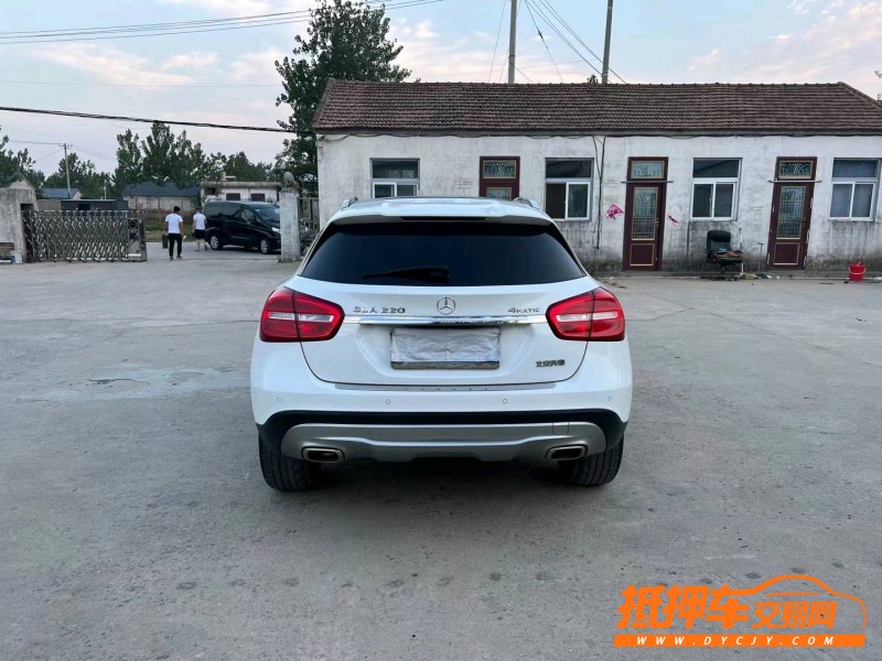 徐州16年奔驰GLA9