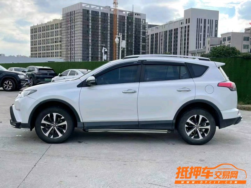 广州17年丰田RAV44