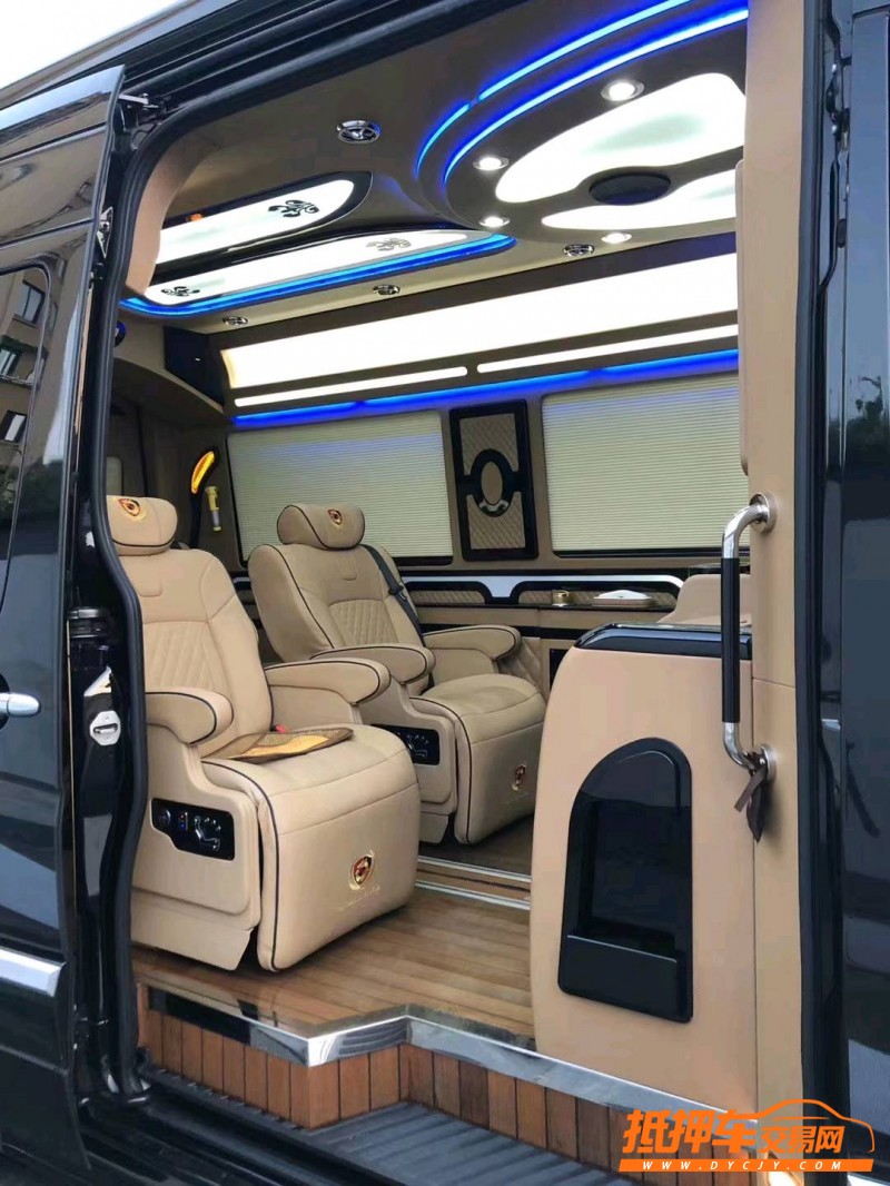 枣庄17年奔驰斯宾特3