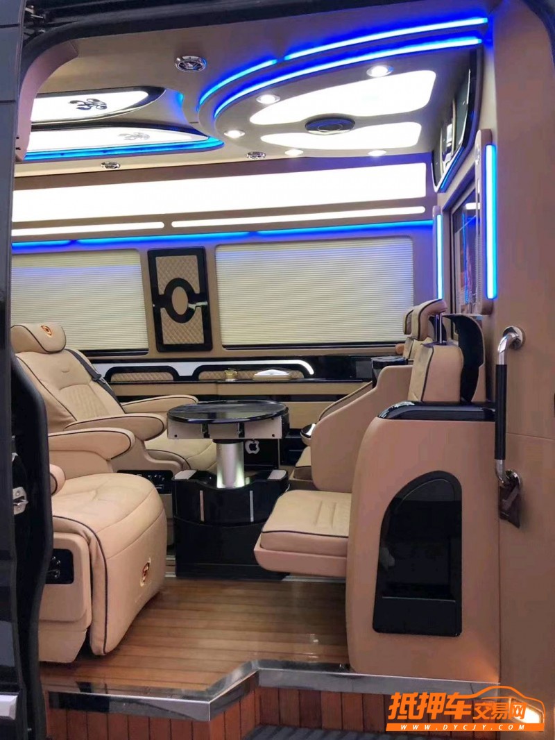 枣庄17年奔驰斯宾特7