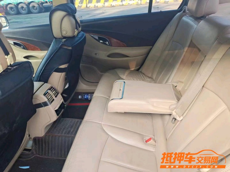 烟台11年别克君越5