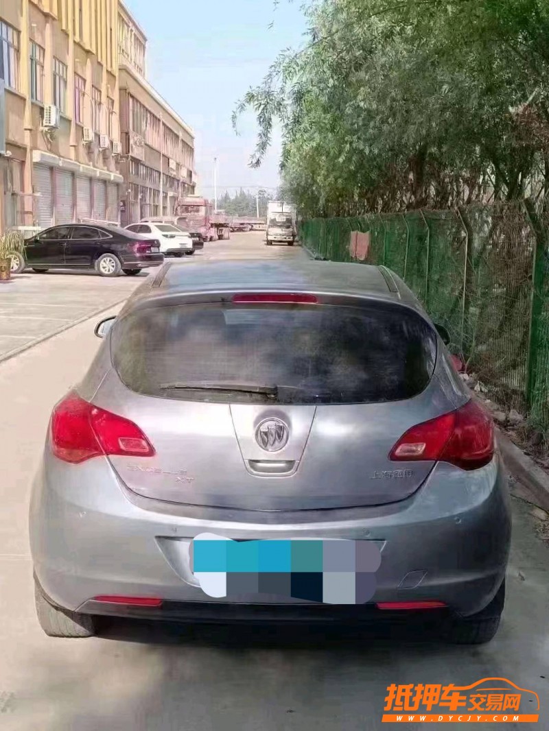 北京13年别克英朗8