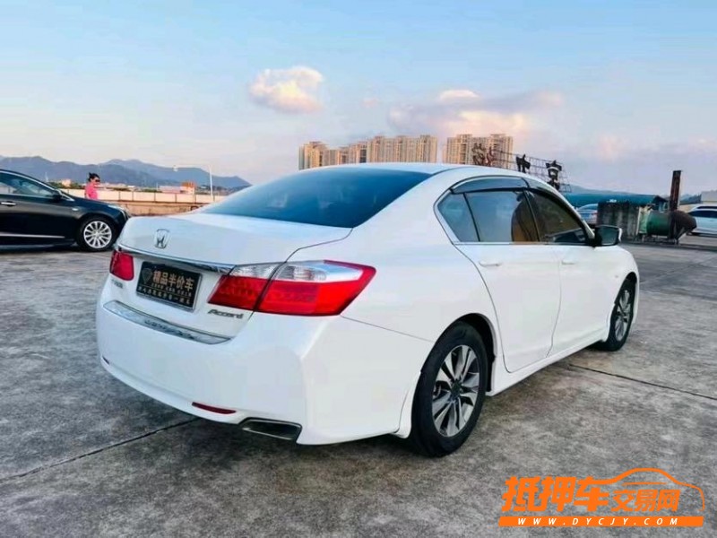 东莞15年本田雅阁8