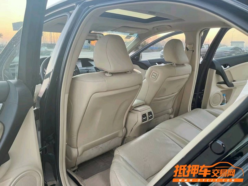 济宁14年本田思铂睿3