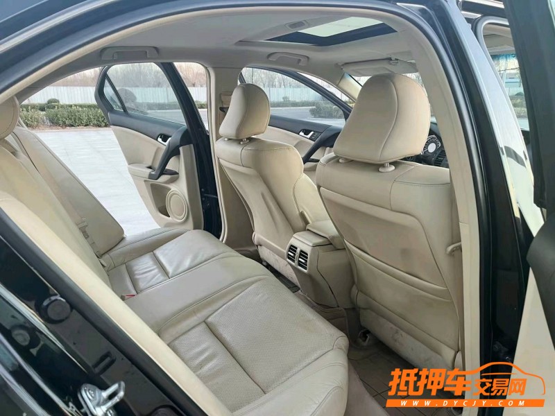 济宁14年本田思铂睿5