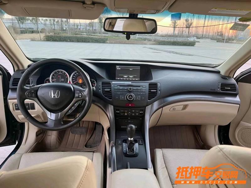 济宁14年本田思铂睿4