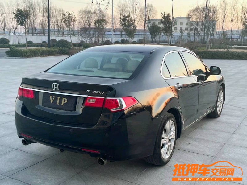 济宁14年本田思铂睿8