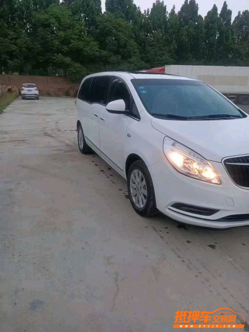 济宁19年别克GL82