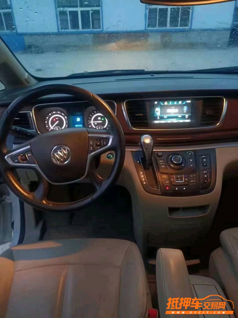 济宁19年别克GL86