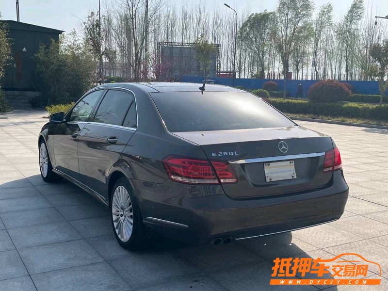 济宁13年奔驰E8