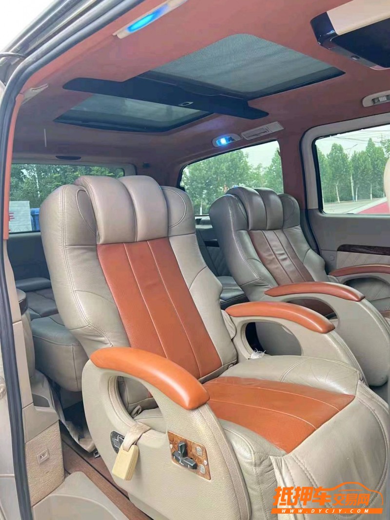 烟台12年奔驰唯雅诺5