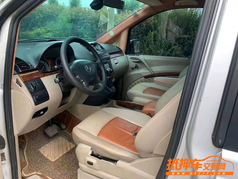 烟台12年奔驰唯雅诺4