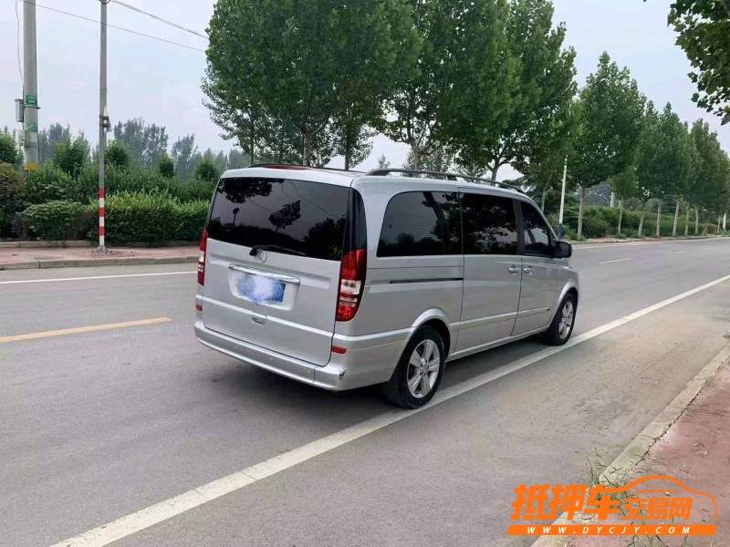 烟台12年奔驰唯雅诺3