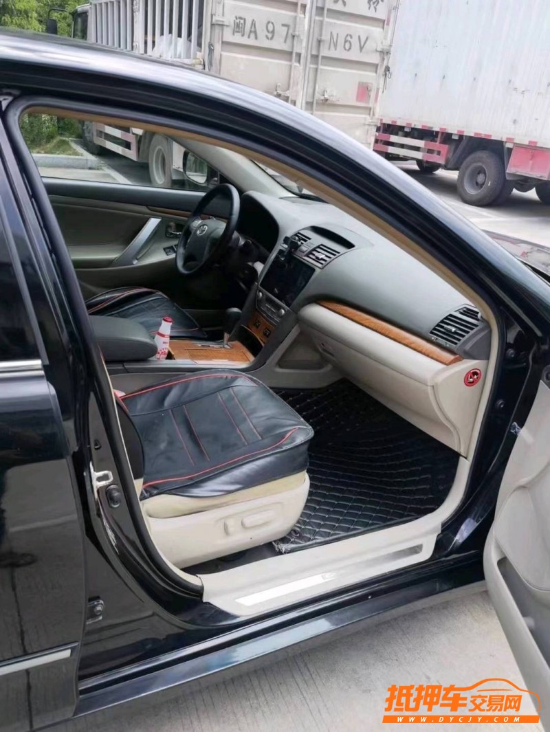 潍坊11年丰田凯美瑞7