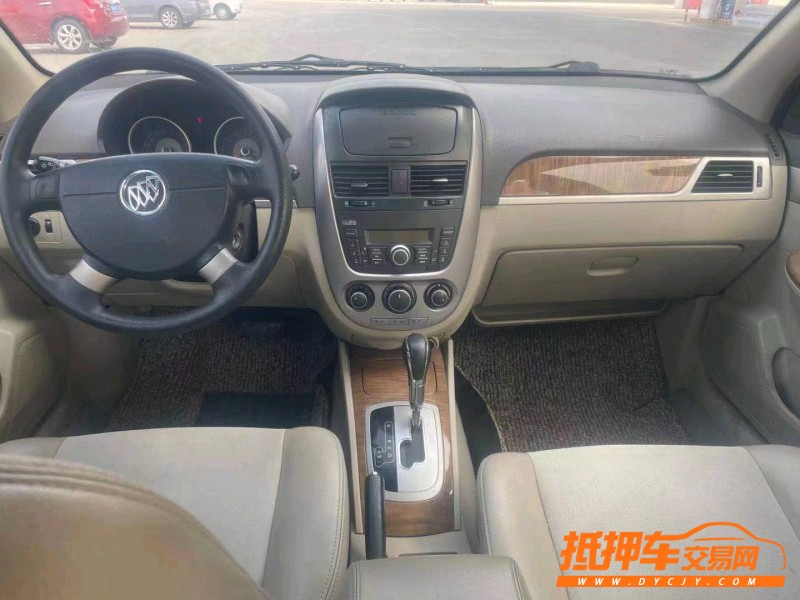 济宁16年别克凯越4