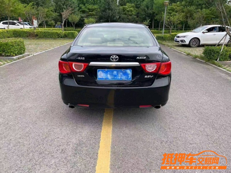 潍坊12年丰田锐志9