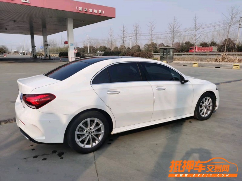 徐州19年奔驰A2
