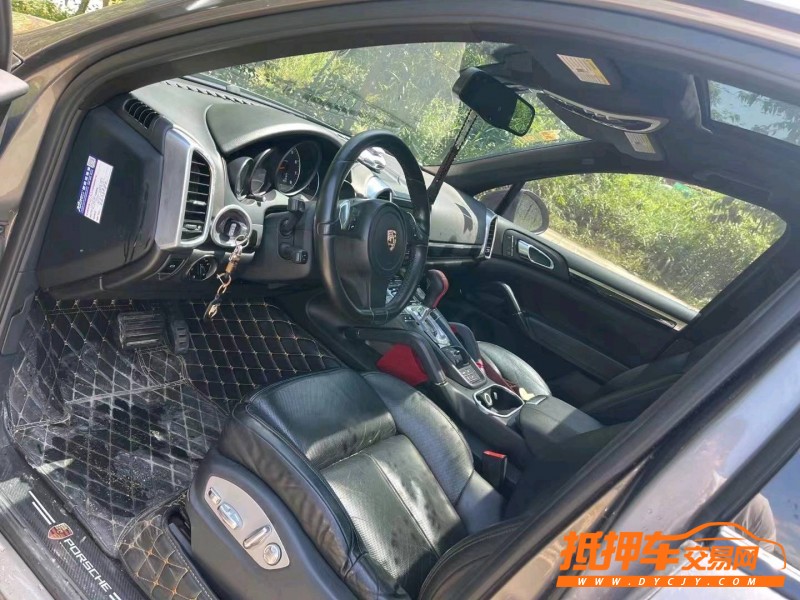 南宁12年保时捷卡宴5