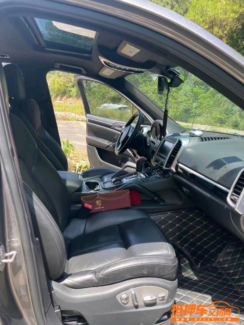 南宁12年保时捷卡宴4