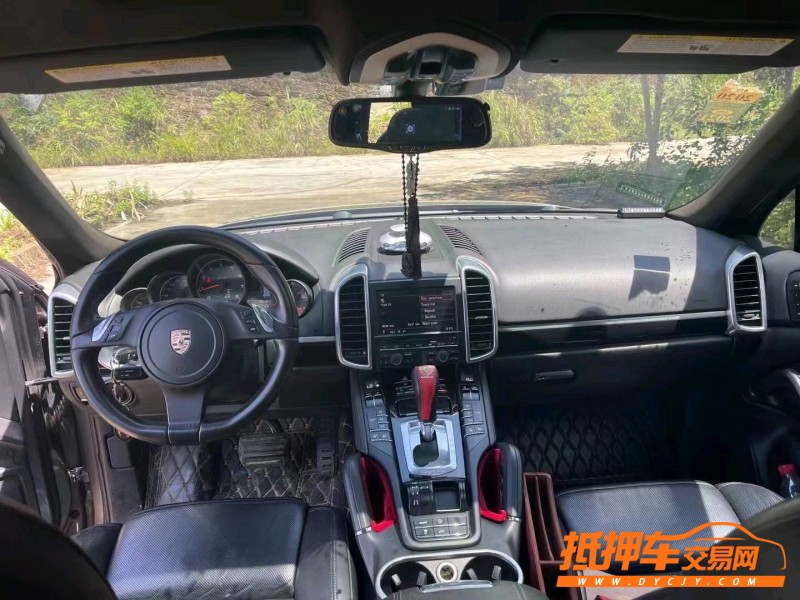 南宁12年保时捷卡宴6