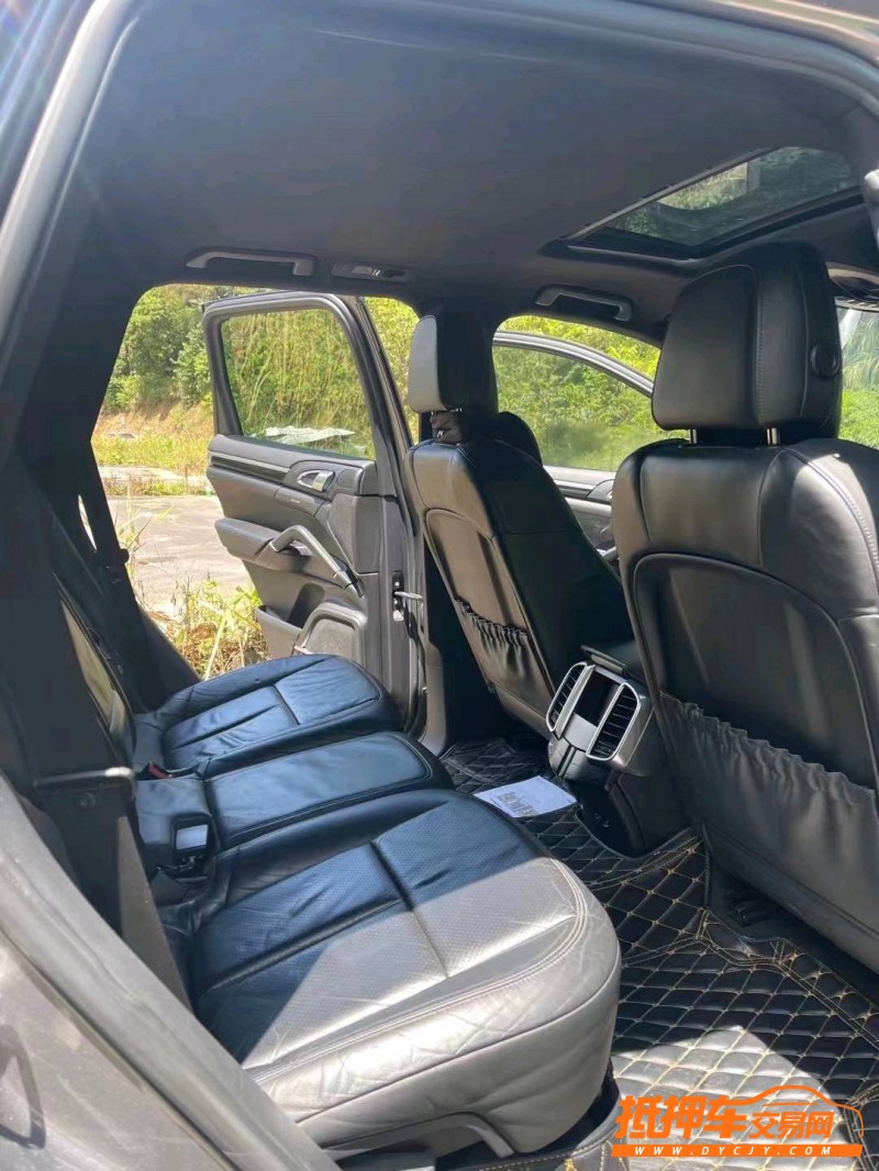 南宁12年保时捷卡宴7