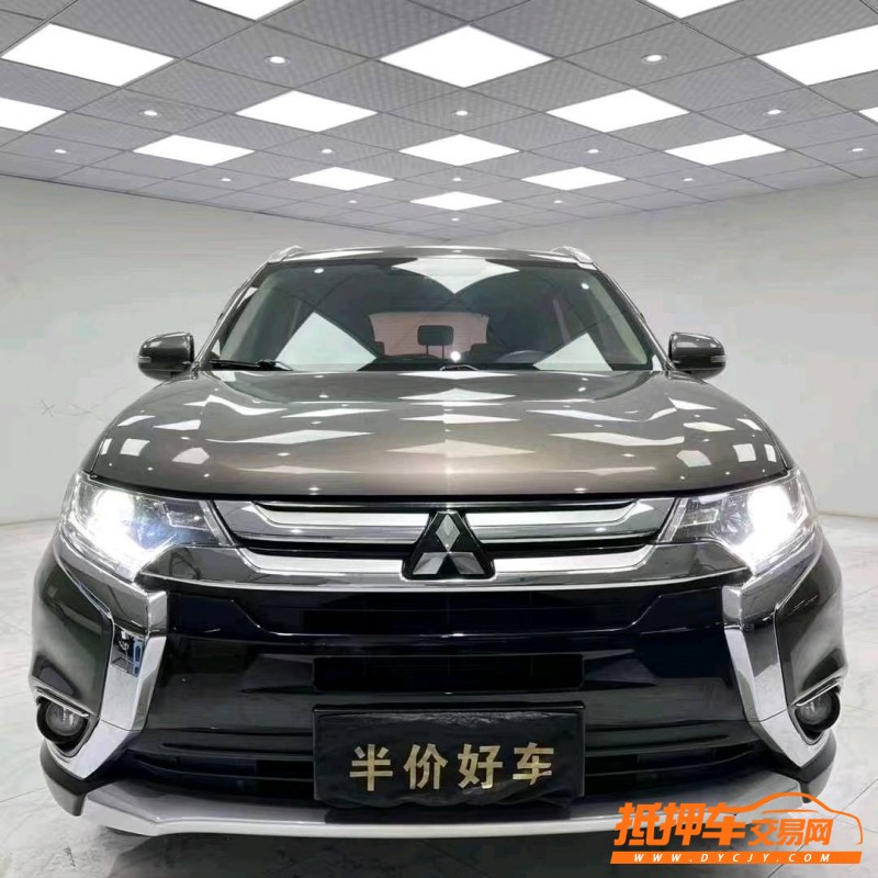 成都17年三菱欧蓝德1