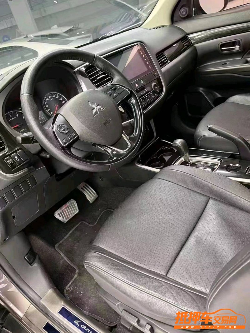 成都17年三菱欧蓝德6