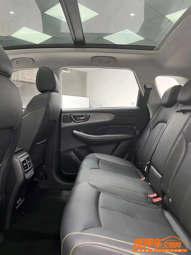 成都22年荣威RX57