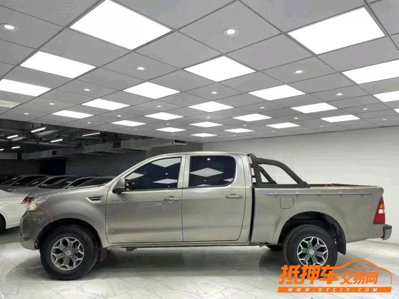 成都20年凯迪拉克XT63